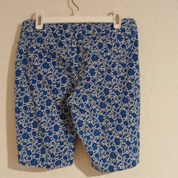 Old Navy Blue Floral Chino Bermuda Shorts - Women’s Size 2 Regular - Picture 7 of 12